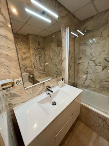 Amador Apartamento Familiar Centro Parking Amador De Los Rios إشبيلية المظهر الخارجي الصورة